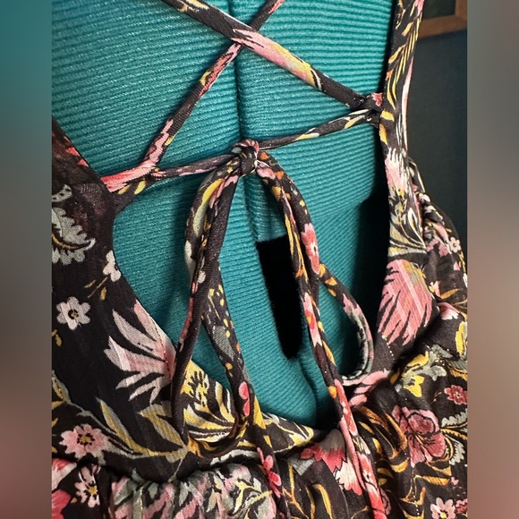 floral print tiered maxi dress Forever 21 black tie back - Picture 12 of 16